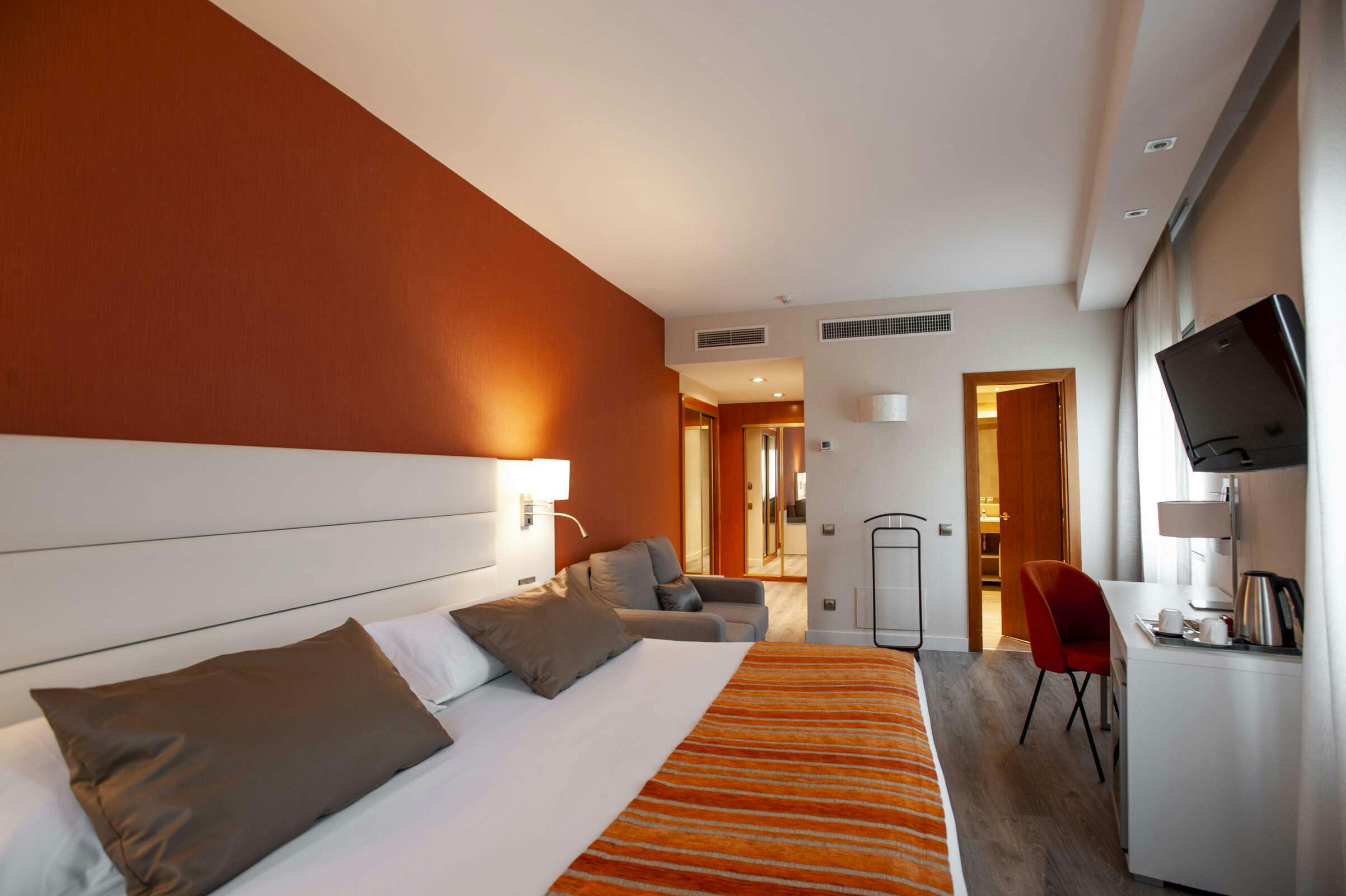 Hotel Catalonia Conde de Floridablanca photo 4