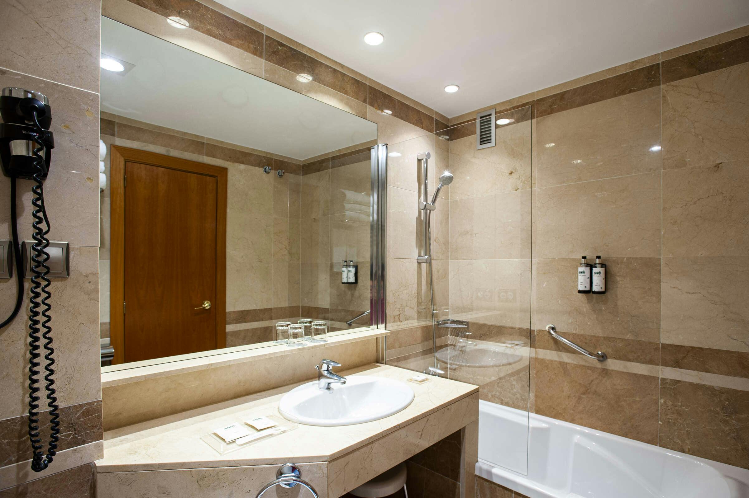 Hotel Catalonia Conde de Floridablanca photo 5