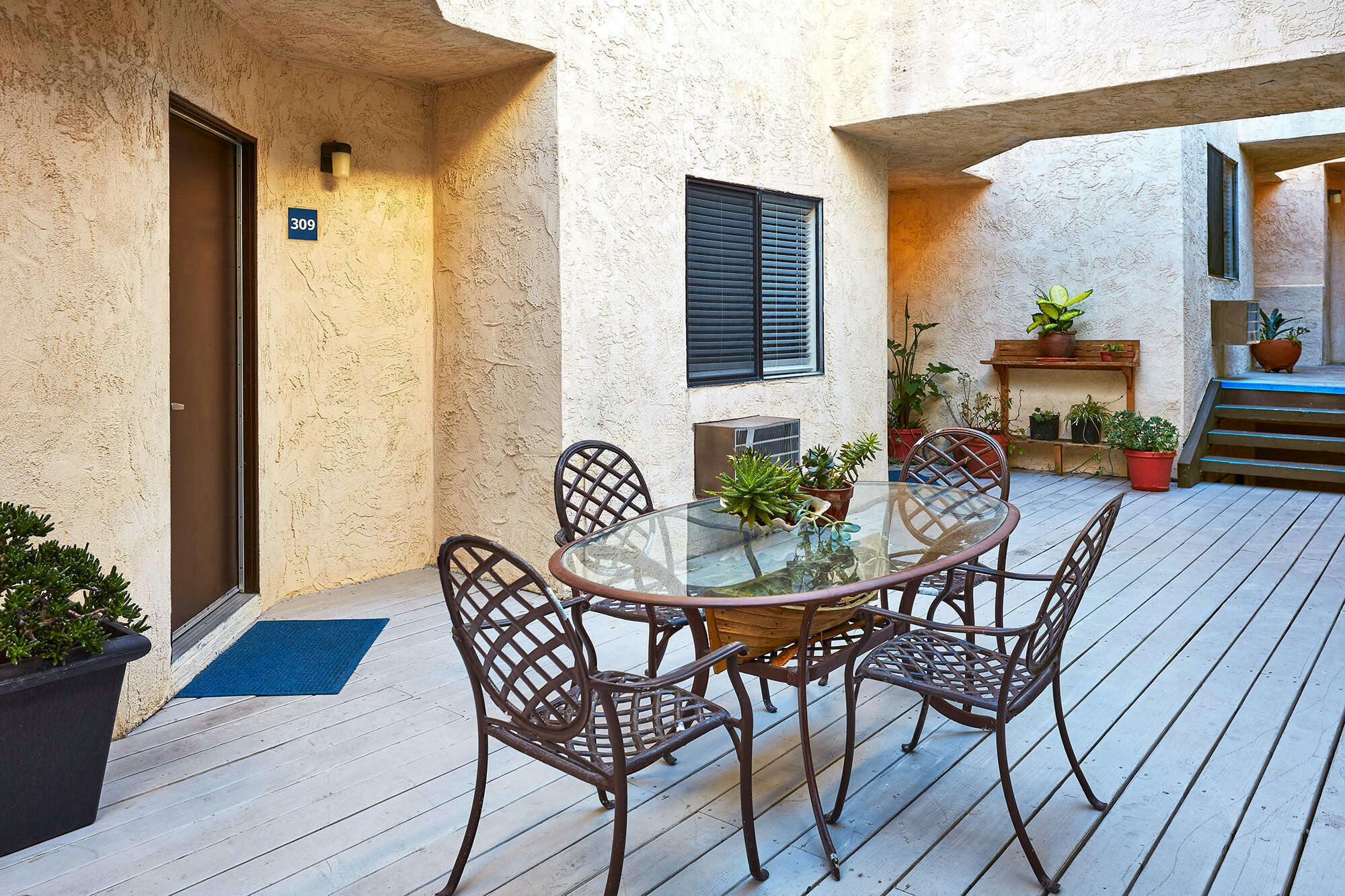 Hotel Seaport Village Inn Avalon photo 2