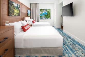 Hotel Compass Hotel by Margaritaville Naples photo 2