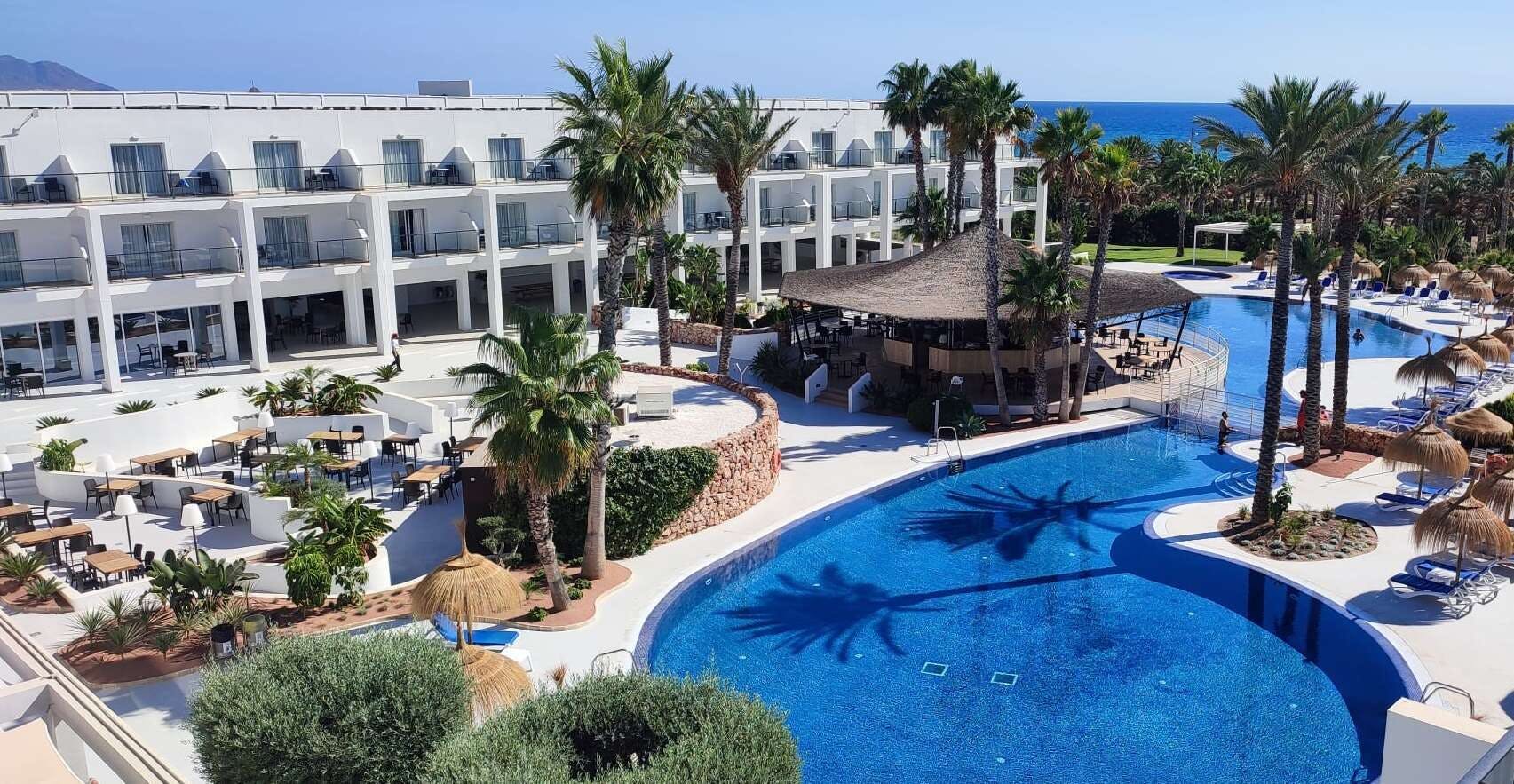 Cabogata Beach Hotel & Spa