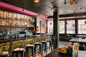 Hotel Lark Hotels 907 Main photo 1