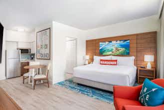 Hotel Compass Hotel by Margaritaville Naples photo 1