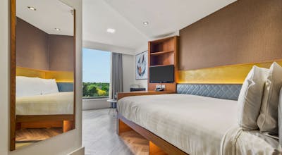 Roomzzz Aparthotel London Stratford