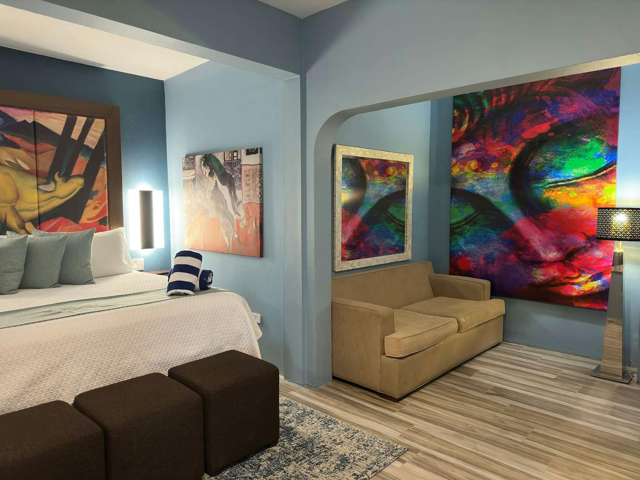 Hotel Old Crow Hotel & Suites photo 2