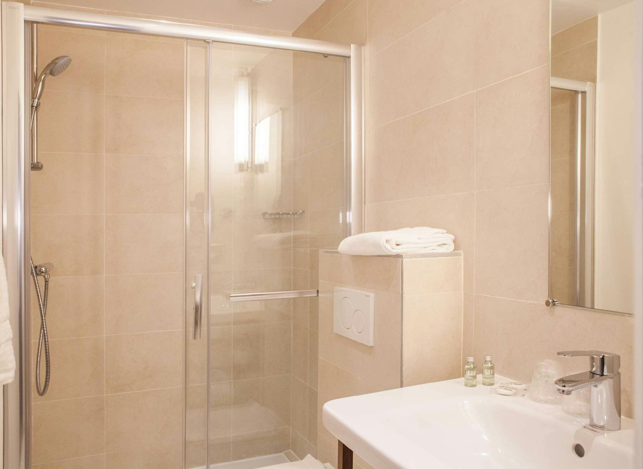 Hotel Comfort Hotel Sixteen Paris Montrouge photo 5