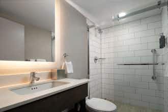 Hotel Doubletree by Hilton Hotel Pittsburgh Airport photo 2