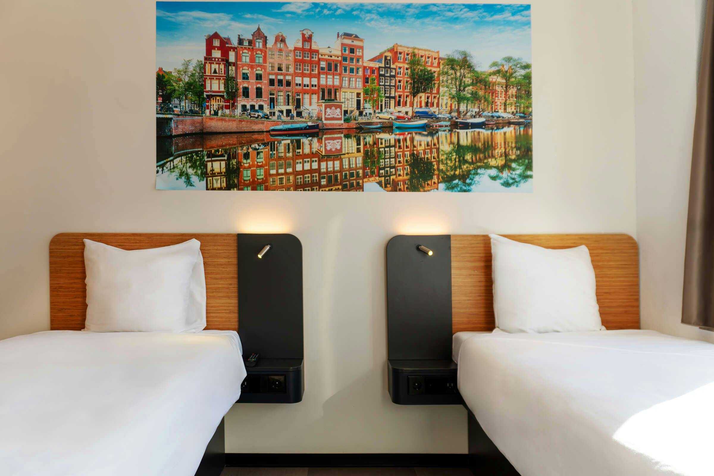 Hotel easyHotel Amsterdam Arena Boulevard photo 4