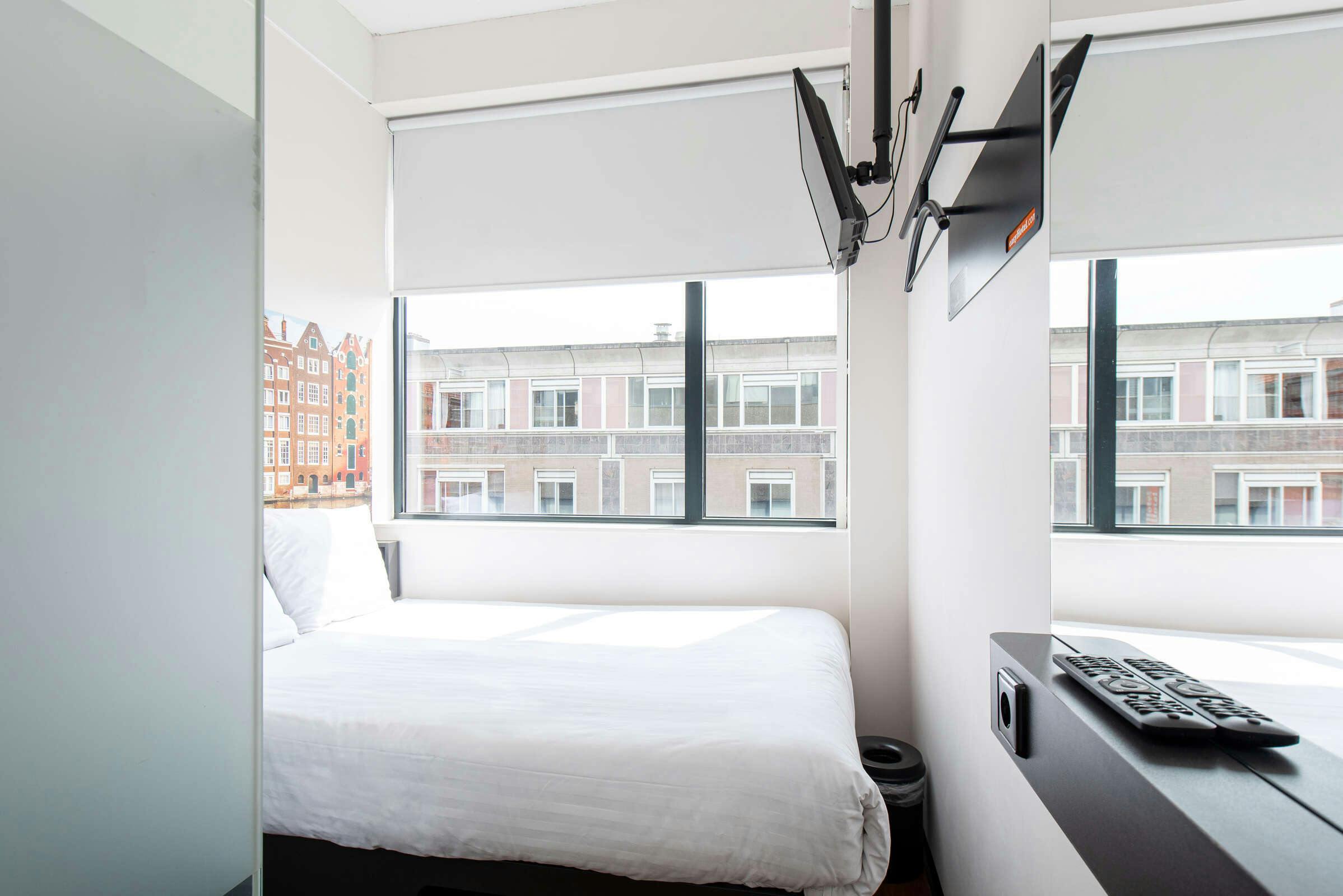 Hotel easyHotel Amsterdam City Center photo 5