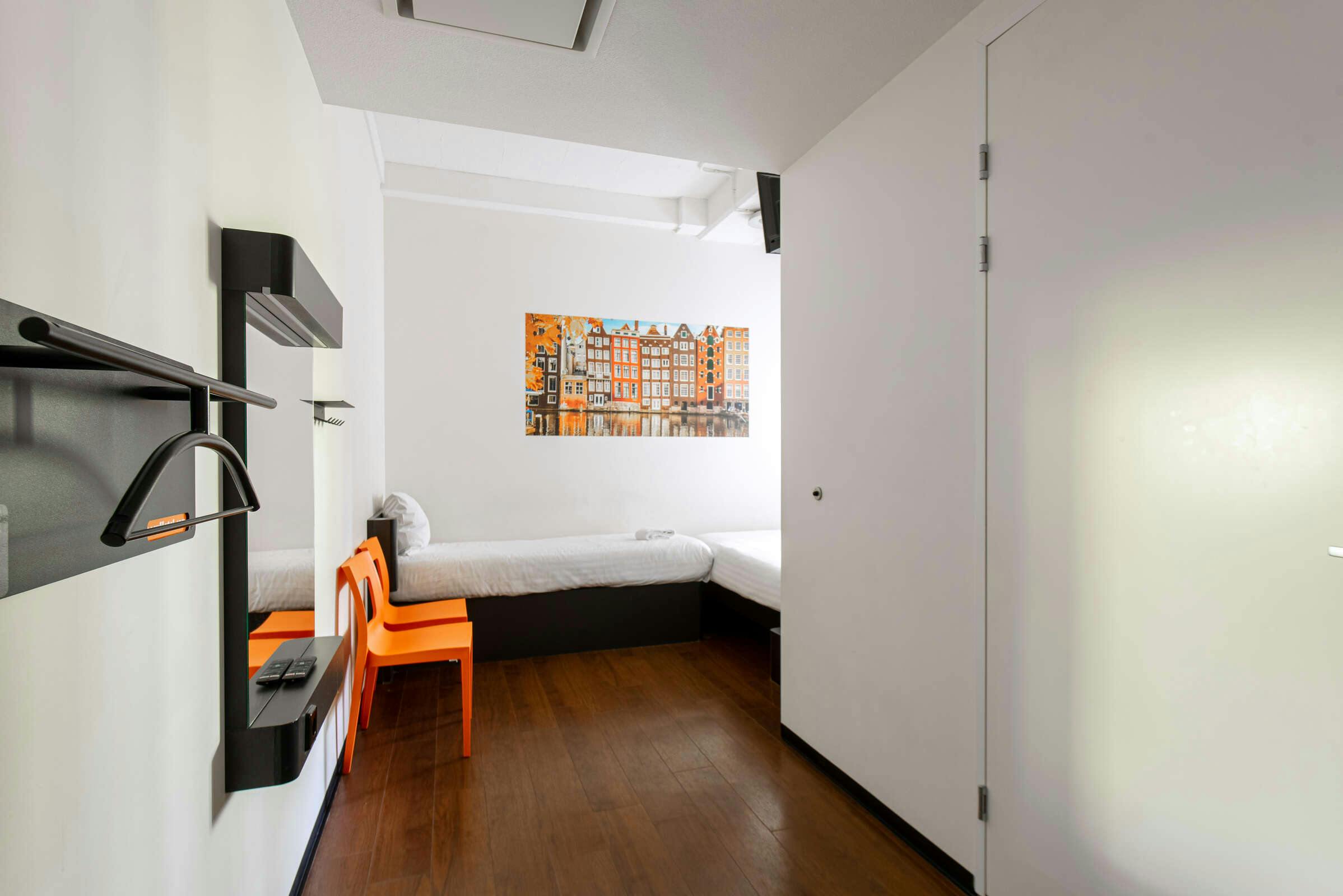 Hotel easyHotel Amsterdam City Center photo 2