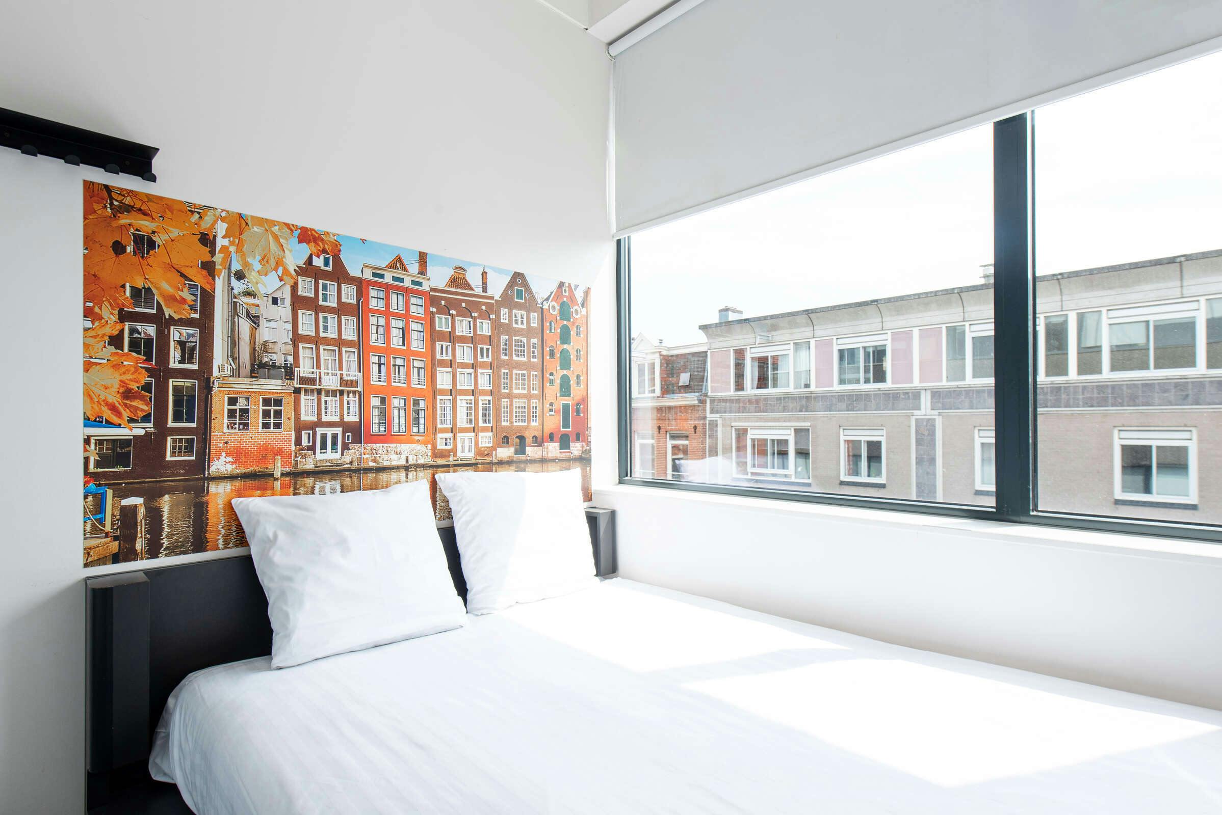 Hotel easyHotel Amsterdam City Center photo 2