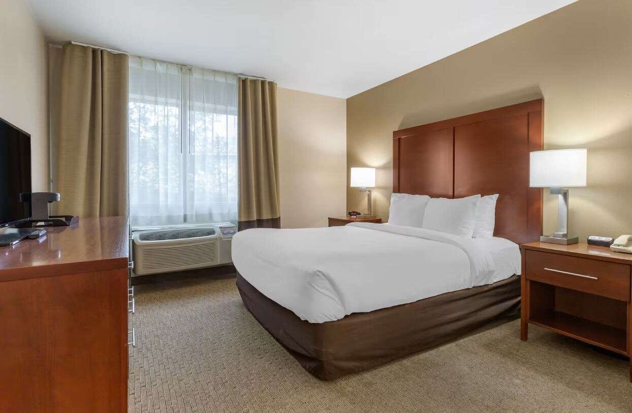 Hotel Wingate by Wyndham Los Alamos photo 1