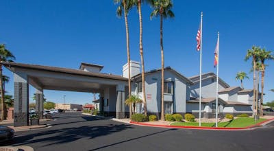 The Hotel Serene Glendale Peoria, Surestay Collection By Bw
