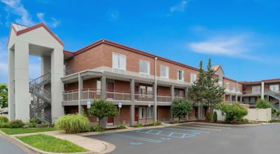 HomeTowne Studios Auburn Hills