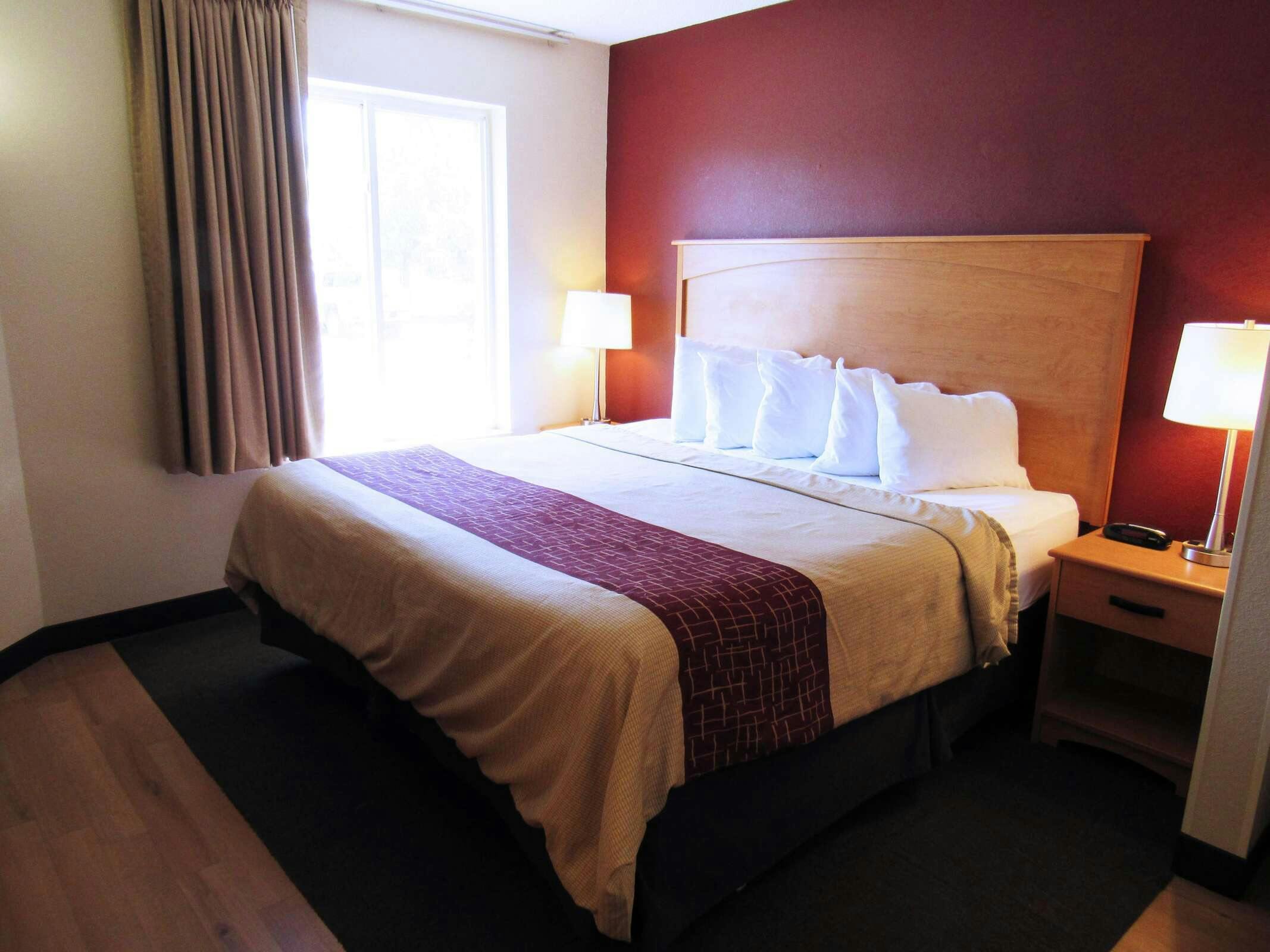 Hotel Red Roof Inn Fargo - I-94/ Medical Center photo 1