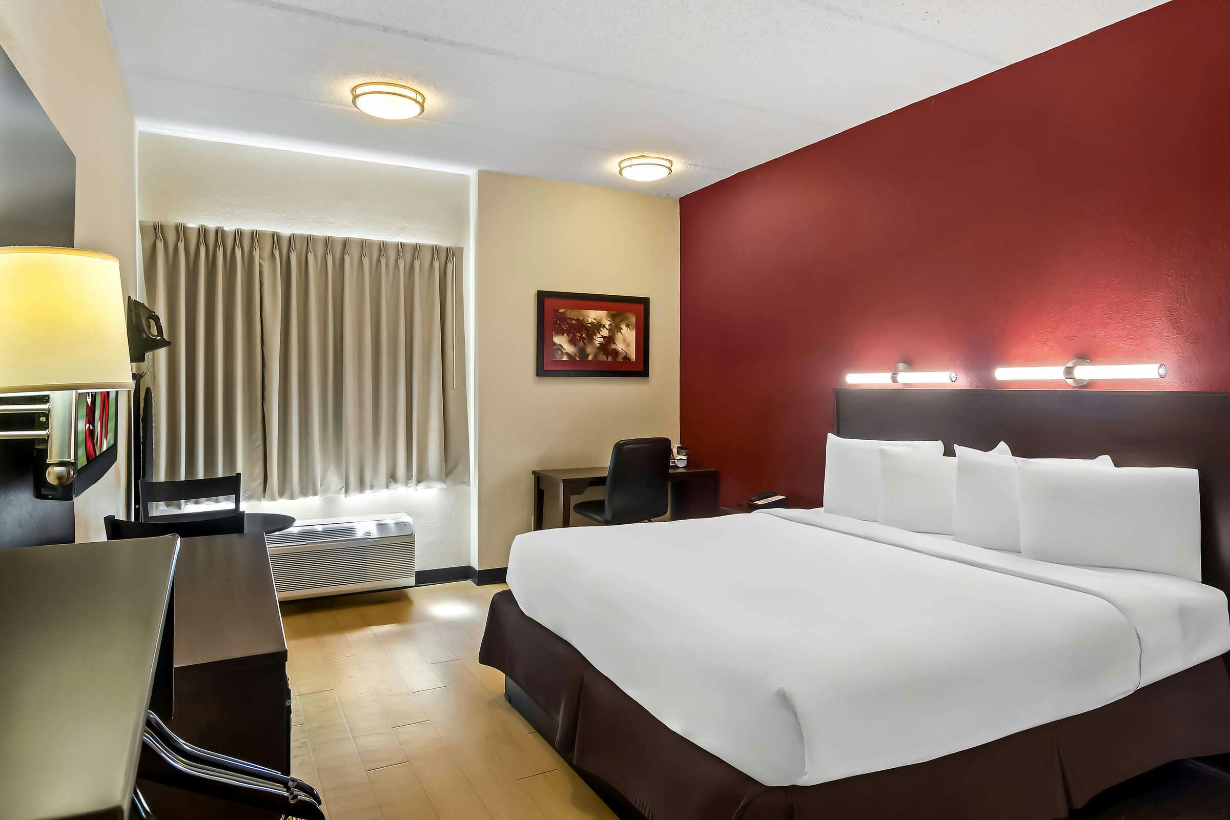 Hotel Red Roof PLUS+ Jacksonville - Southpoint photo 1