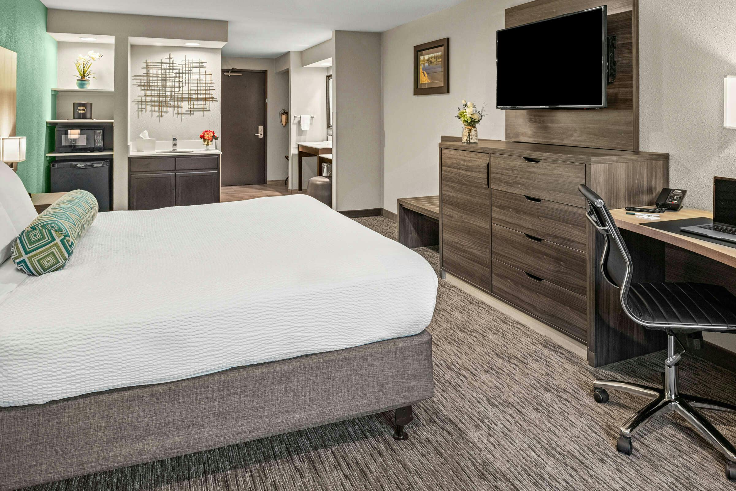 Hotel Yosemite Southgate Hotel & Suites photo 5