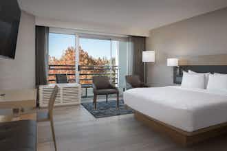 Hotel AC Marriott Portland Lake Oswego photo 1
