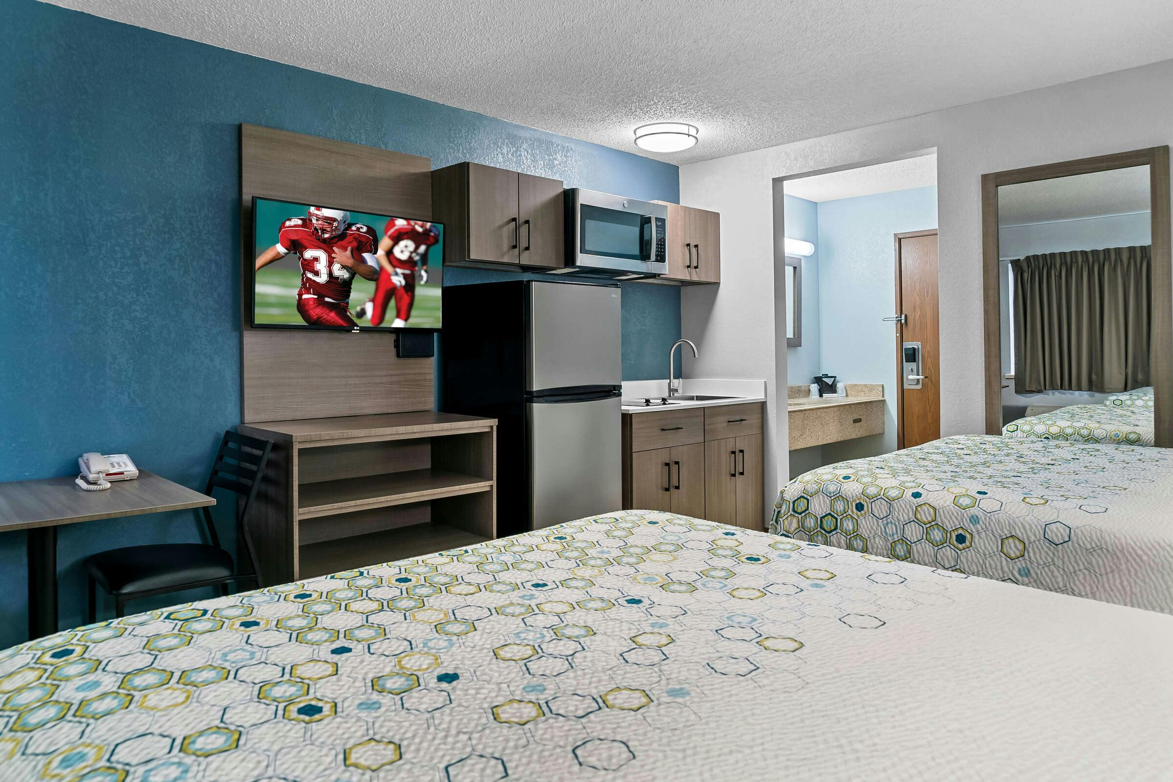 Hotel HomeTowne Studios Flint photo 3