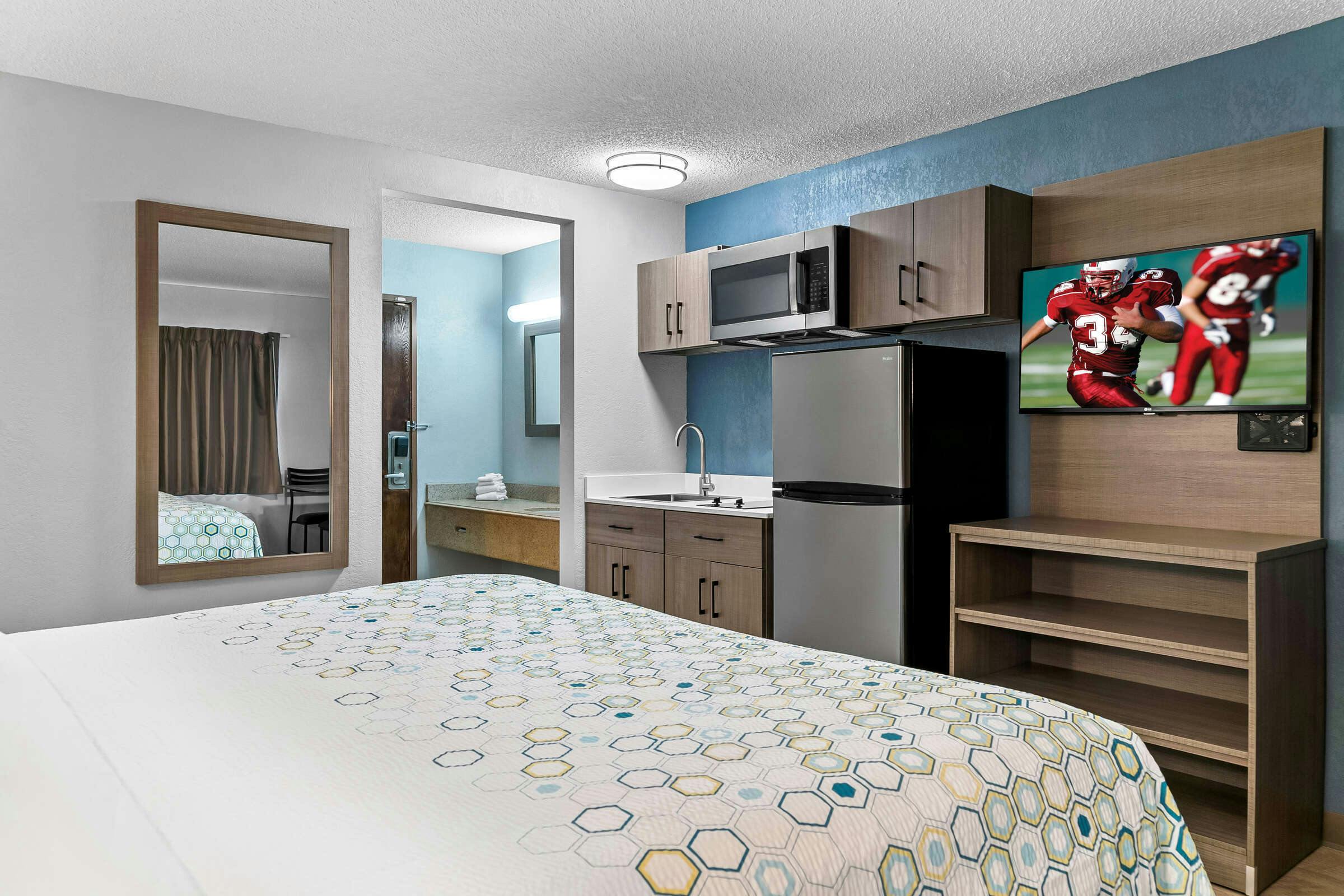 Hotel HomeTowne Studios Flint photo 4