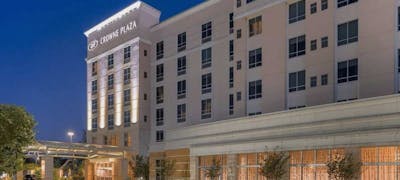Crowne Plaza Shenandoah Woodlands Area