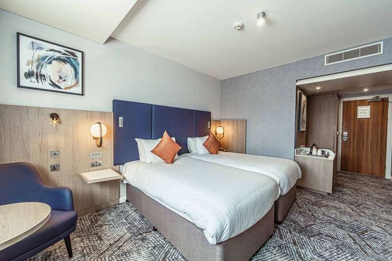 Hotel Crowne Plaza Reading East photo 1