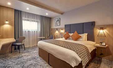 Hotel Crowne Plaza Reading East photo 2