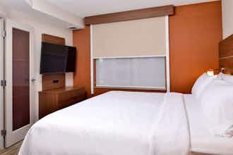 Hotel Holiday Inn Express & Suites Buffalo Downtown Medical Ctr photo 1