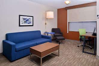 Hotel Holiday Inn Express & Suites Buffalo Downtown Medical Ctr photo 4