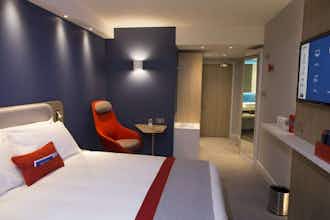 Hotel Holiday Inn Express Cambridge West Cambourne photo 3