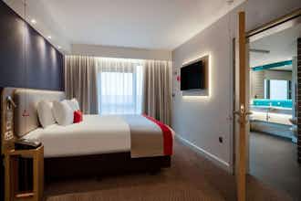 Hotel Holiday Inn Express Cambridge West Cambourne photo 4