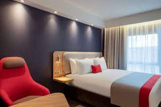 Hotel Holiday Inn Express Cambridge West Cambourne photo 2