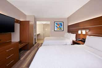 Hotel Holiday Inn Express Fairfax Arlington Boulevard photo 5