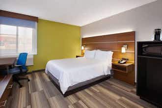 Hotel Holiday Inn Express Fairfax Arlington Boulevard photo 2