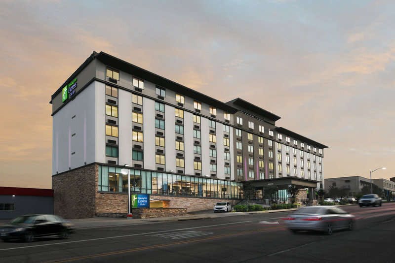 Holiday Inn Express & Suites Fort Worth Downtown