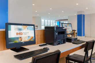 Hotel Holiday Inn Express & Suites Fort Worth Downtown photo 5