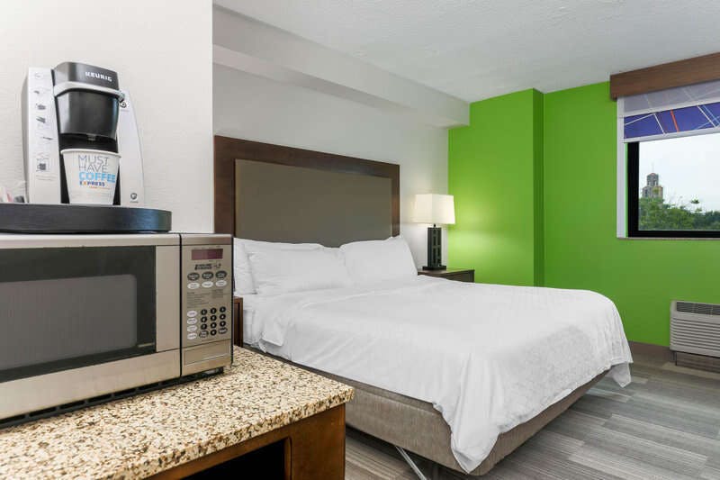 Hotel Holiday Inn Express & Suites Fort Worth Downtown photo 1