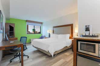Hotel Holiday Inn Express & Suites Fort Worth Downtown photo 2