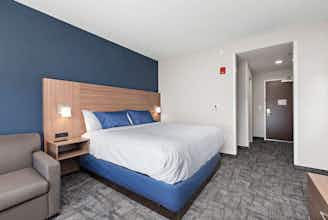 Hotel Holiday Inn Express Kansas City North – Parkville photo 1