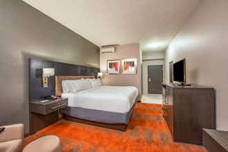 Hotel Holiday Inn Express & Suites Shawnee Kansas City West photo 3