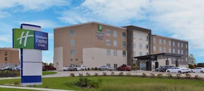 Holiday Inn Express & Suites Marshalltown