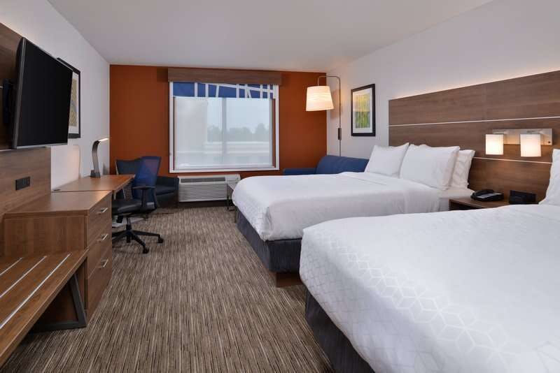 Hotel Holiday Inn Express & Suites Marshalltown photo 2
