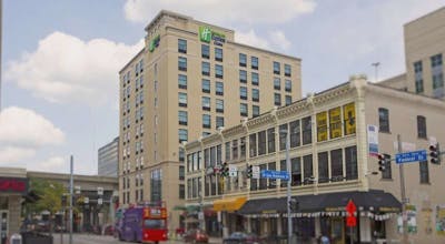 Holiday Inn Express & Suites Pittsburgh North Shore