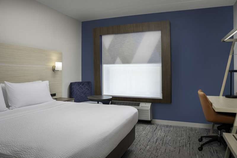 Hotel Holiday Inn Express & Suites Pittsburgh North Shore photo 1