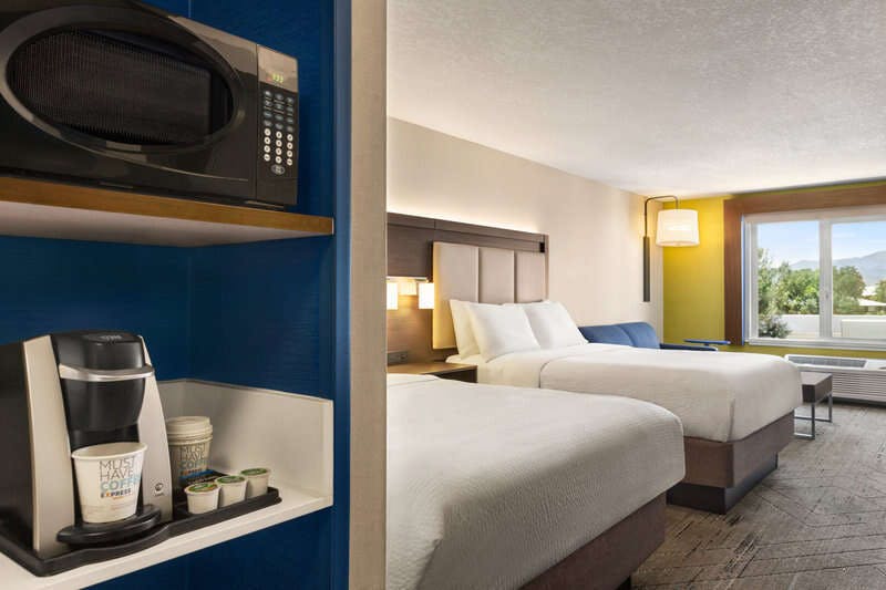 Hotel Holiday Inn Express & Suites Redding photo 5