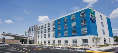 Holiday Inn Express & Suites Rehoboth Beach