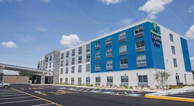 Holiday Inn Express & Suites Rehoboth Beach