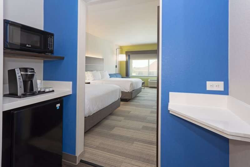 Hotel Holiday Inn Express & Suites Firestone Longmont photo 1