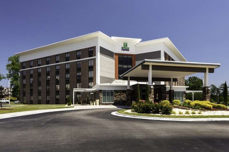Holiday Inn Express Rocky Mount – Sports Center