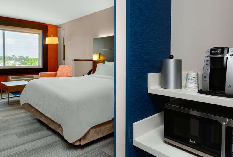 Hotel Holiday Inn Express & Suites SANFORD- LAKE MARY photo 1